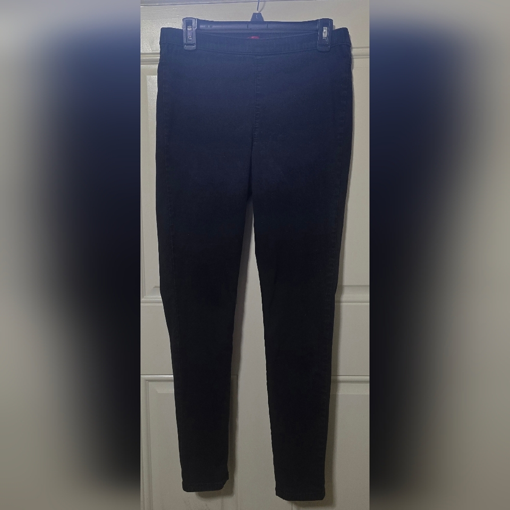 Black Jennifer Lopez pull on jeans with back pockets